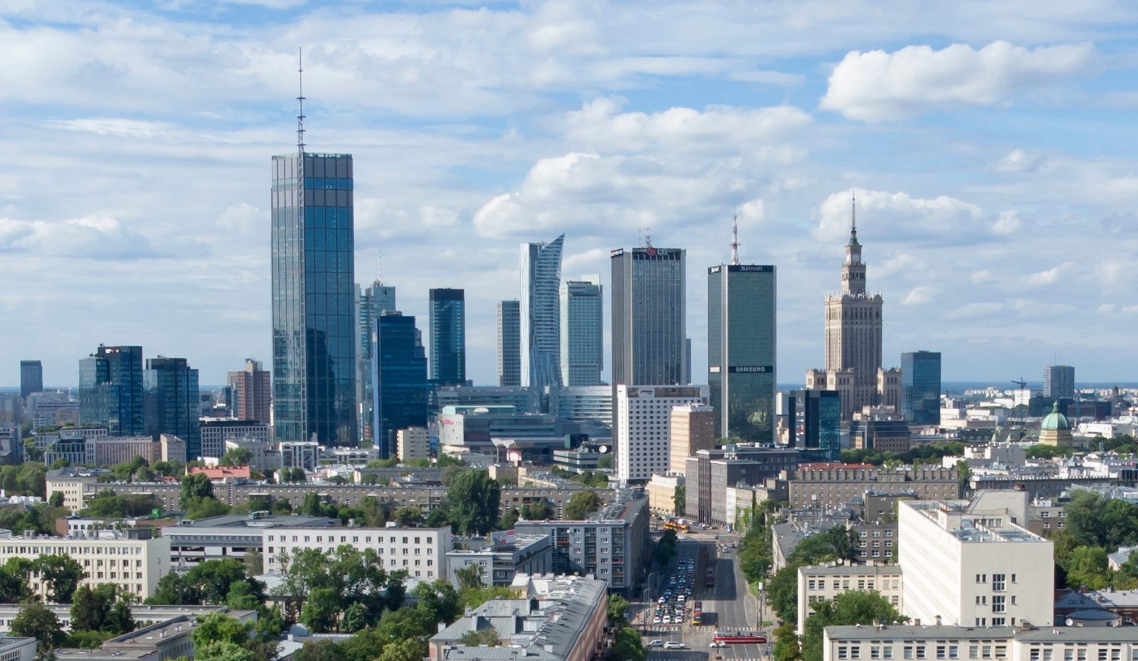 Working in Poland: How Freelancers, Contractors and Companies Operate Legally with EOR