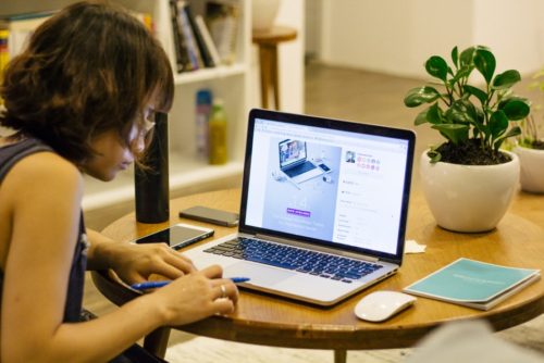 Congé maternité pour un freelance en portage salarial