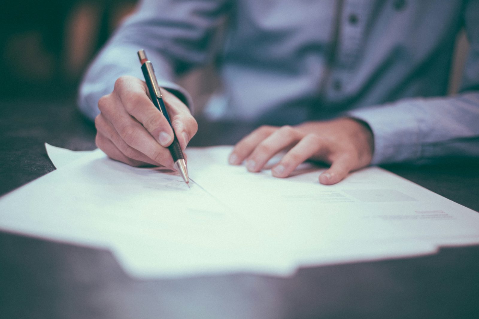 Signature de document dans un cadre professionnel