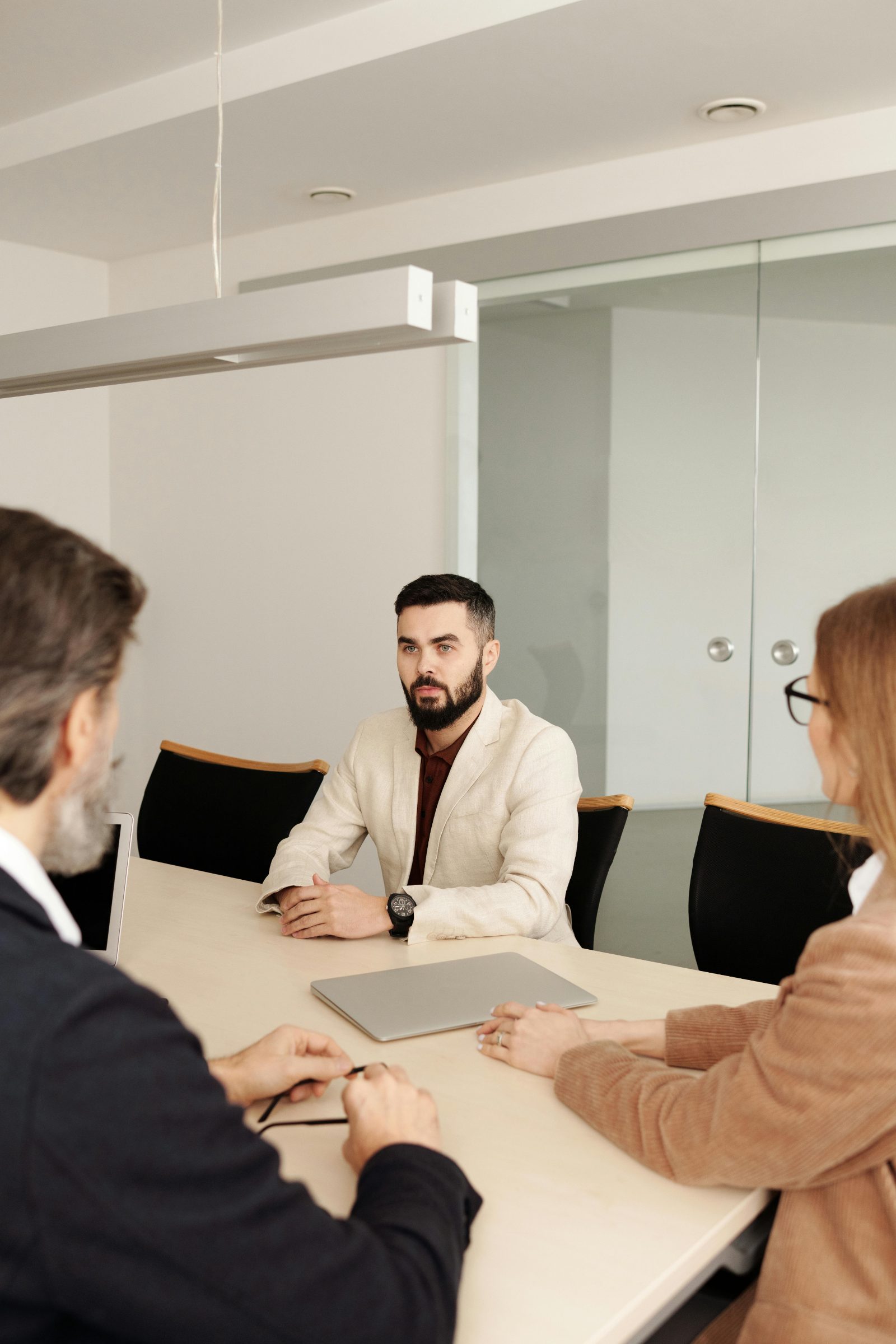 Portage salarial : l’optimisation fiscale est-elle devenue un sport national ? Les dangers des LLP anglaises et la solution Skalis International