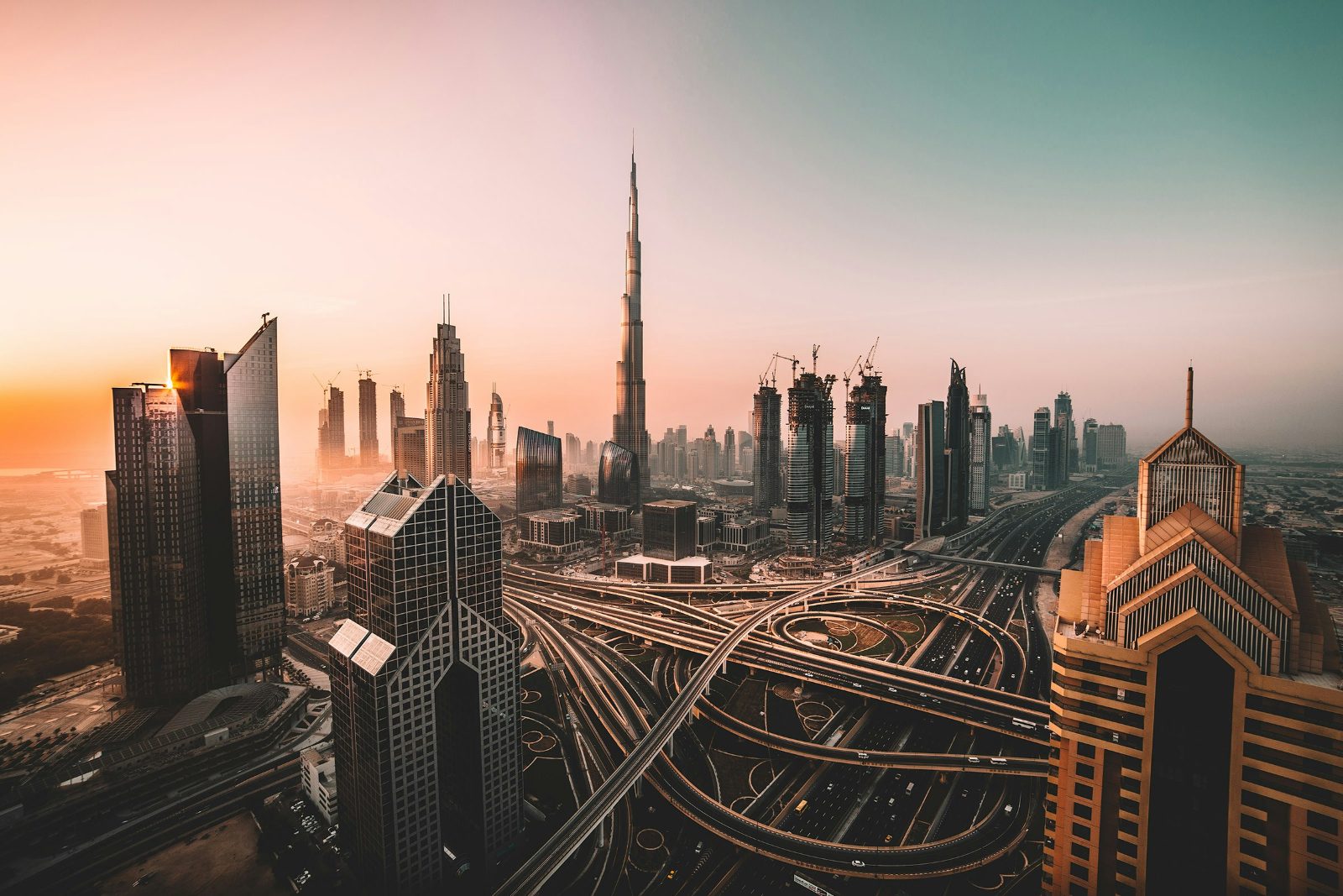 S’implanter à Dubaï en 2026 : Portage ou EOR au DIFC avec Skalis ? saga #5/10