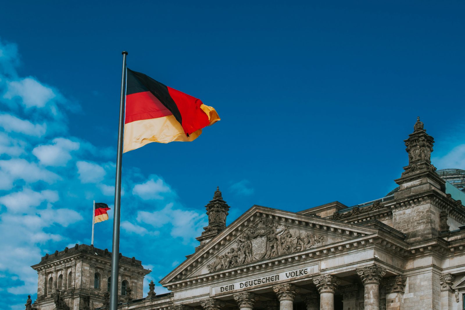 Freelancer in Germany reviewing the self-employment reform and its new pension contribution